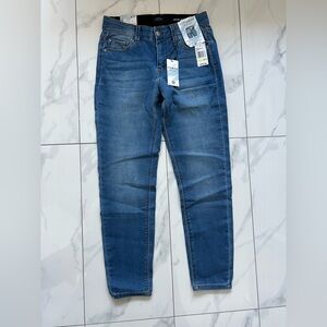 NWT curve appeal Jean size 4